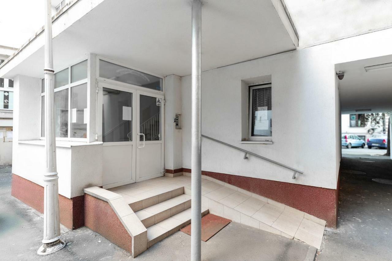 Qult - Up In The Sky Apartment Bucureşti Ngoại thất bức ảnh